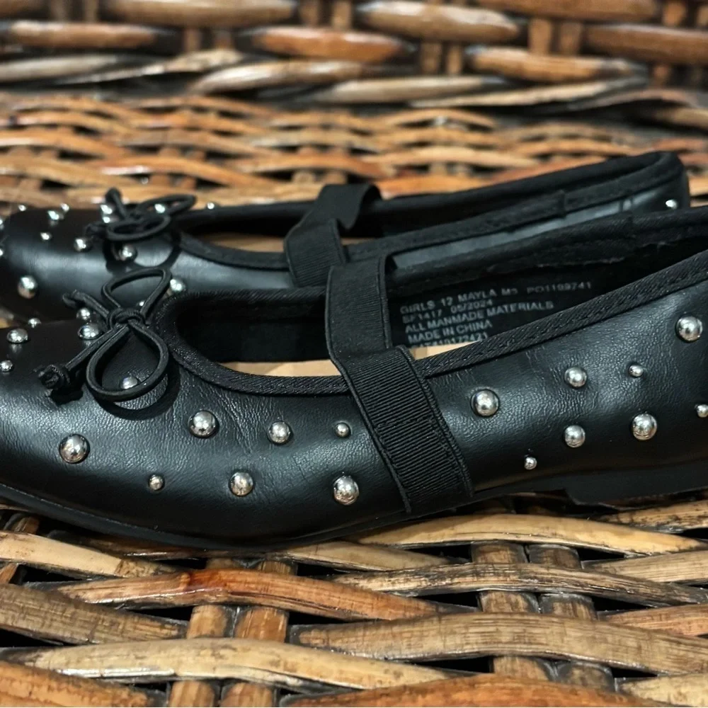 Dolce Vita Black Studded Kids Dress Shoes in Girls size 12. Great condition!